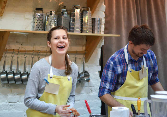 couple taking a cooking class